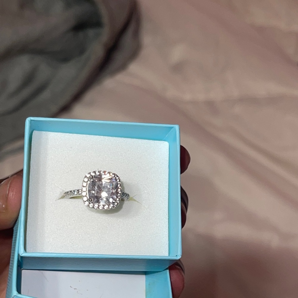Ring - Picture 2 of 9